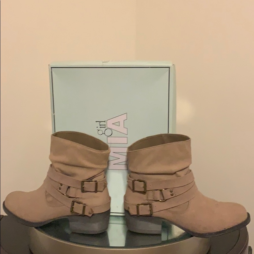 MIA Ernest Desert PU
